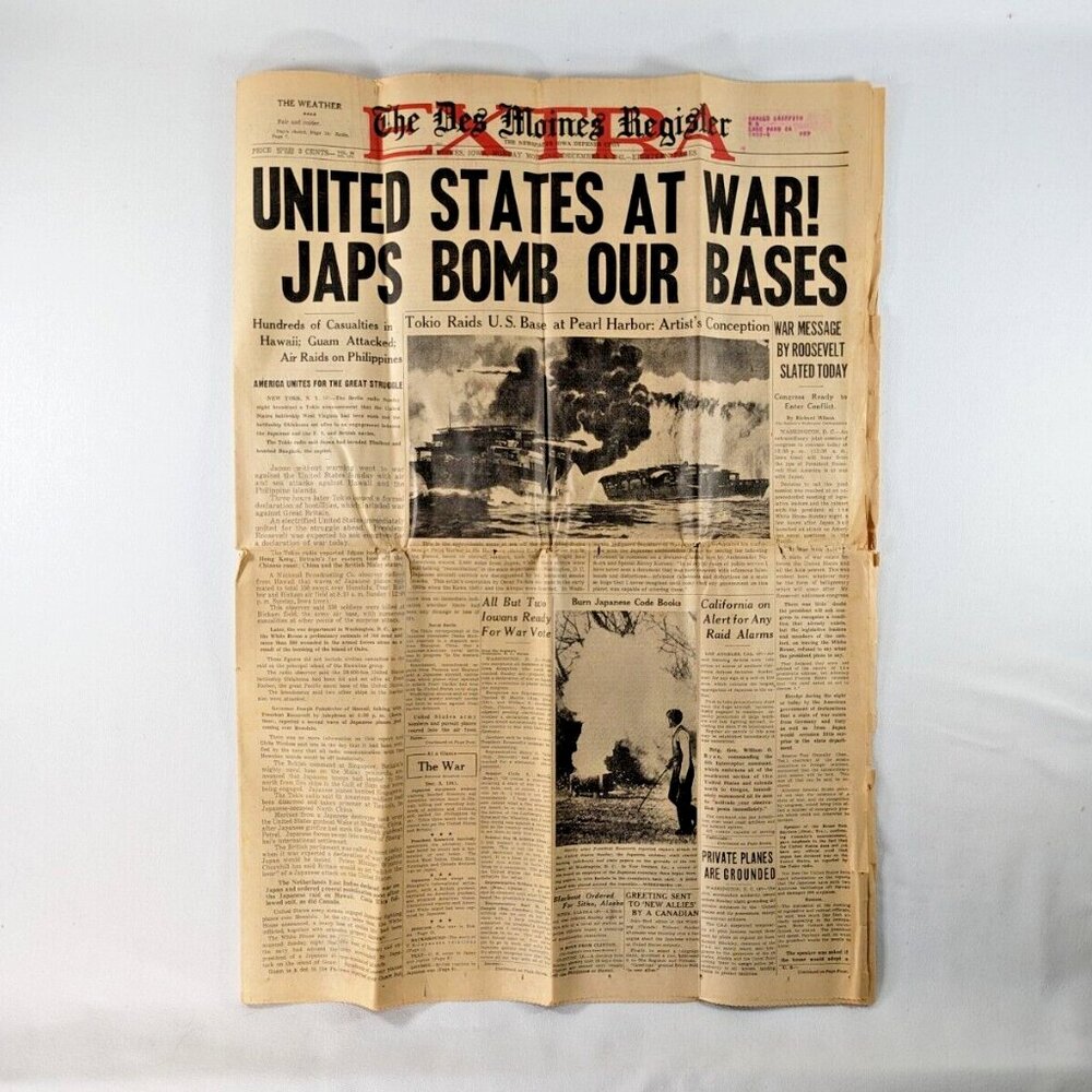 ORIGINAL WWII Dec 8, 1941 newspaper Japan attacks Pearl Harbor, US DECLARE WAR